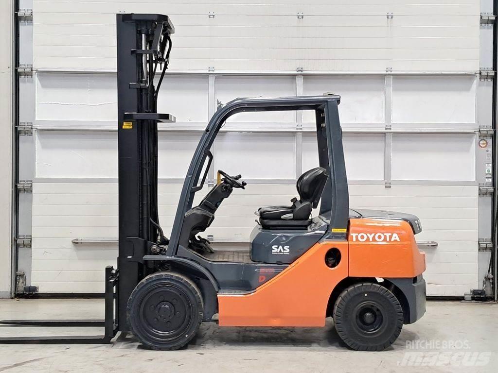 Toyota 02-8FDF30 Dieseltrukit