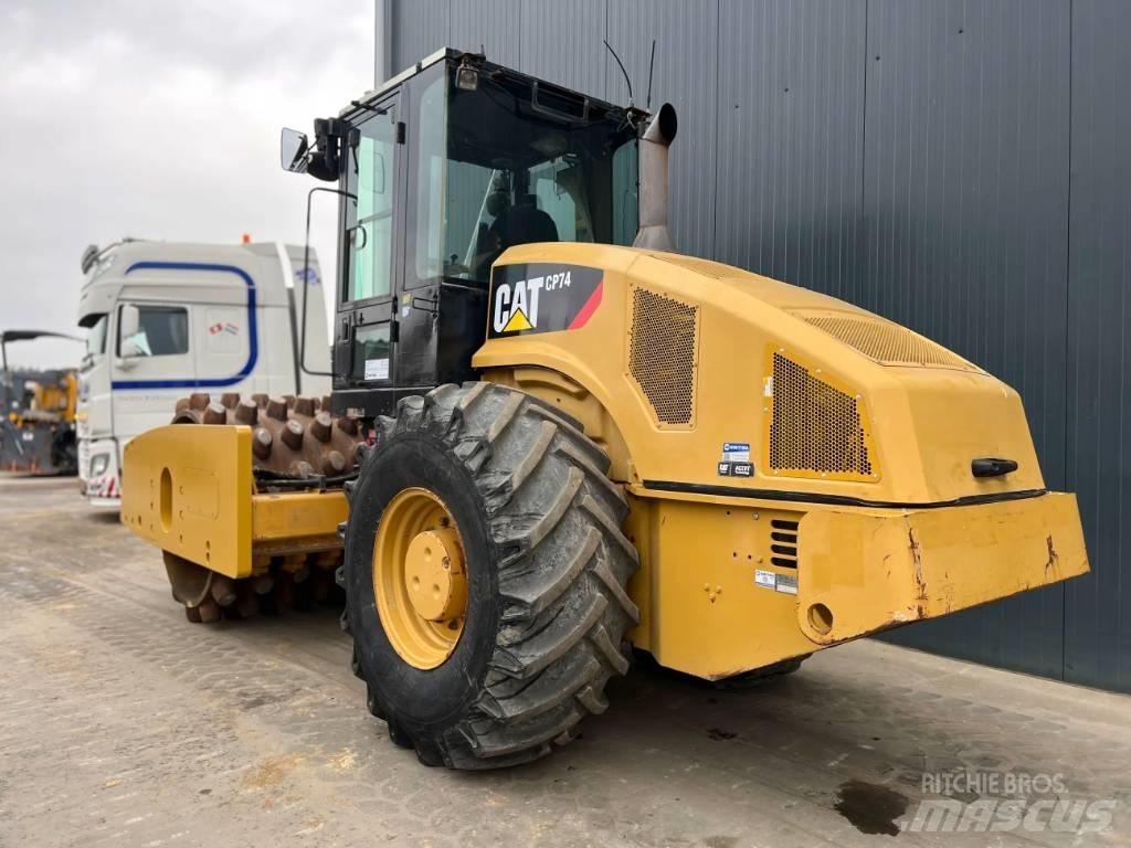 CAT CP74 Yksivalssijyrät
