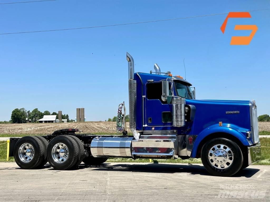 Kenworth W 900 Vetopöytäautot