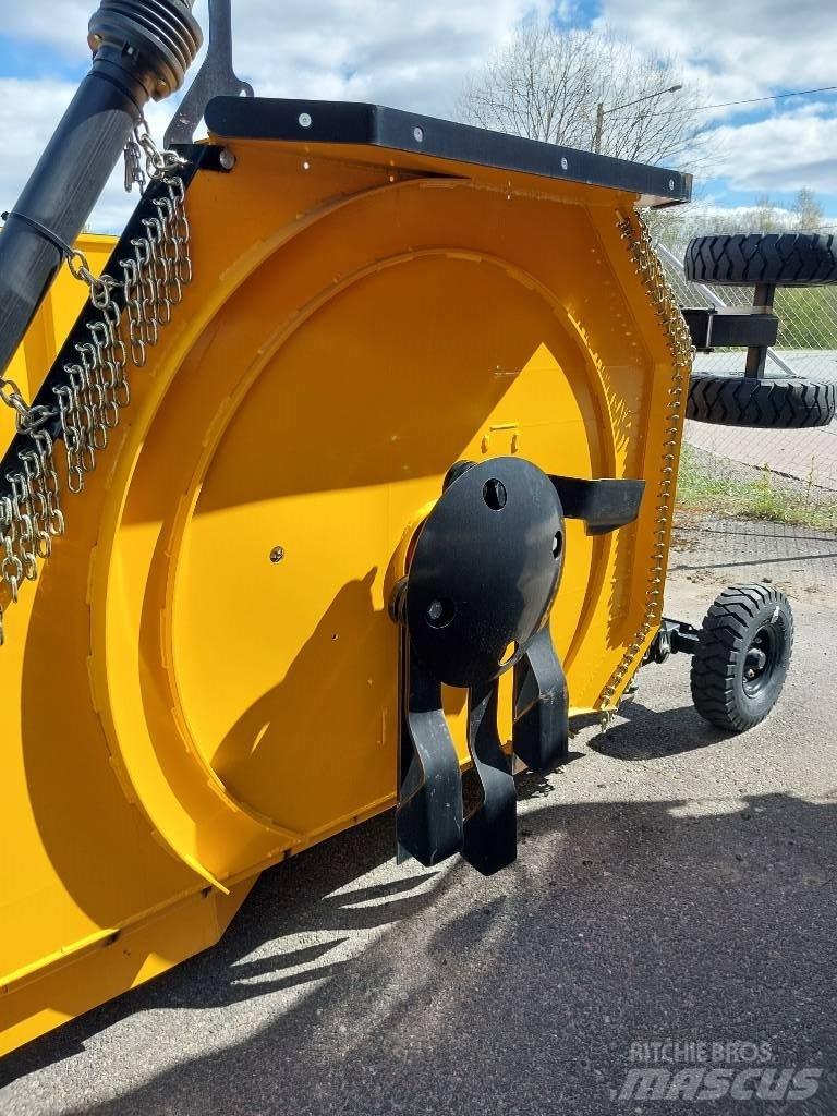 McConnel SR460 Kesantoleikkurit ja -murskaimet