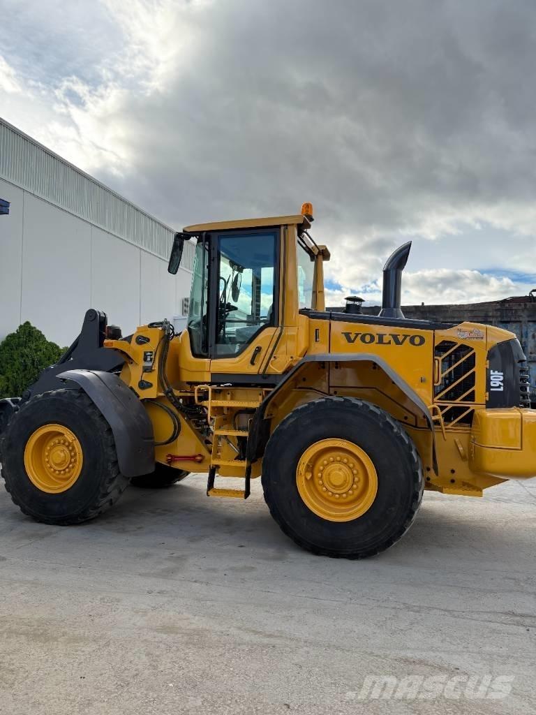 Volvo L 90 F Pyöräkuormaajat