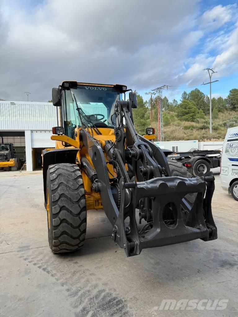 Volvo L 90 F Pyöräkuormaajat