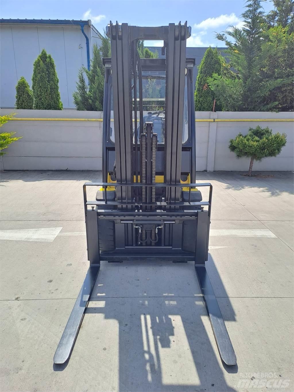 Yale GDP35VX Dieseltrukit