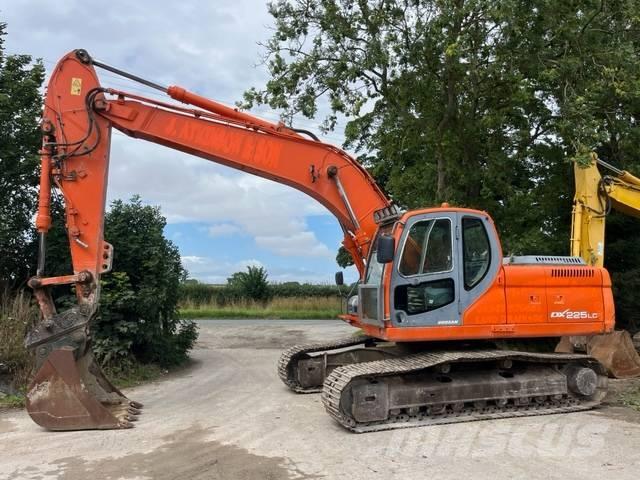 Doosan DX 225 LC Telakaivukoneet