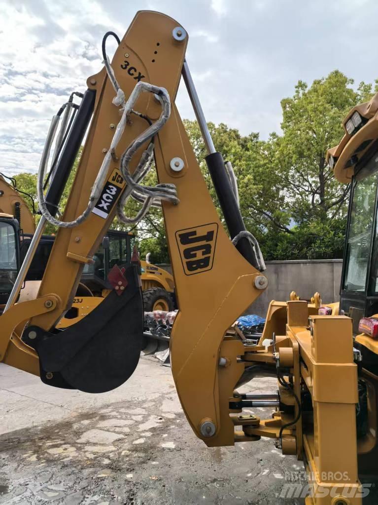 JCB 3 CX Kaivurikuormaajat