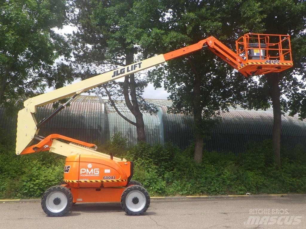 JLG 600AJ Kuukulkijat