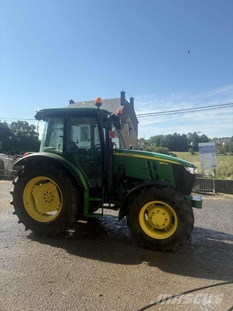 John Deere 5115M Traktorit
