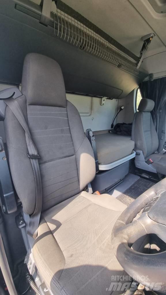 Scania R 450 Vetopöytäautot