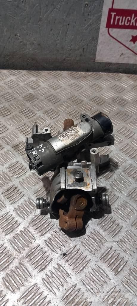 Scania R 420   1407683 Ohjaamot ja sisustat