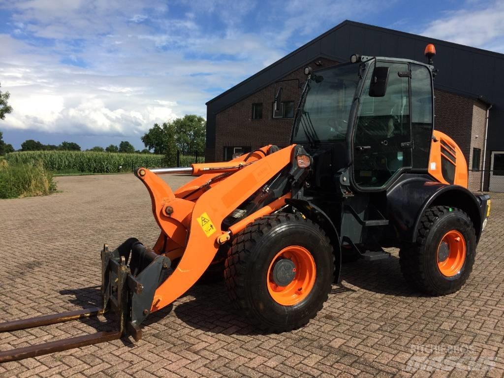 Komatsu WA100 M-7 Pyöräkuormaajat