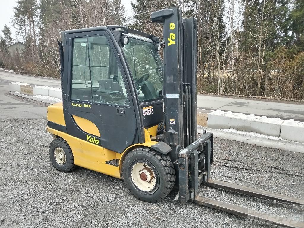 Yale GDP30VX E2345 Dieseltrukit