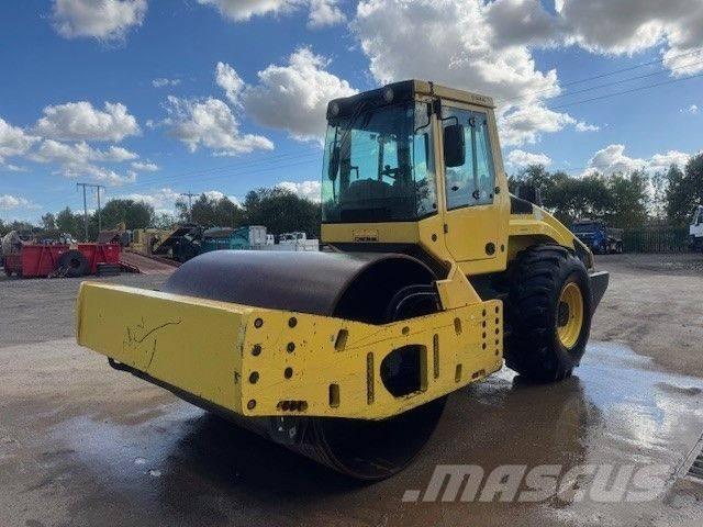 Bomag BW 216 DH-4i Yksivalssijyrät