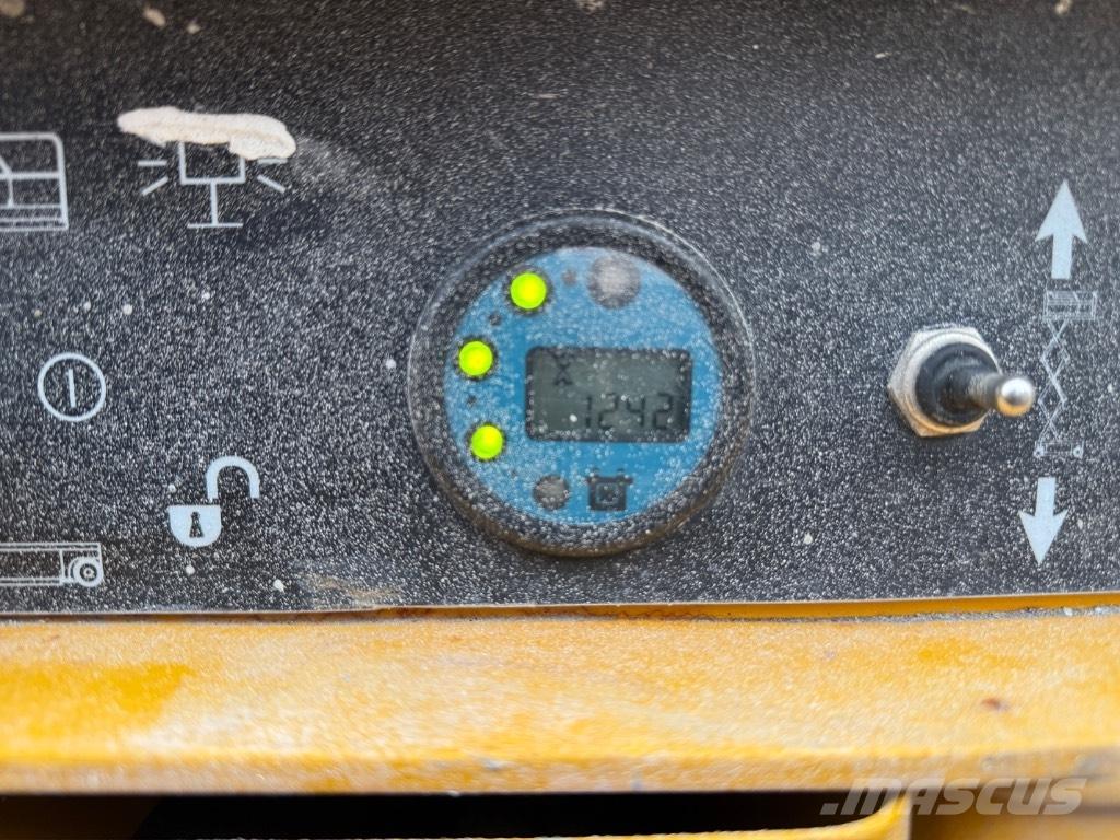 Haulotte Compact 14 Saksilavat