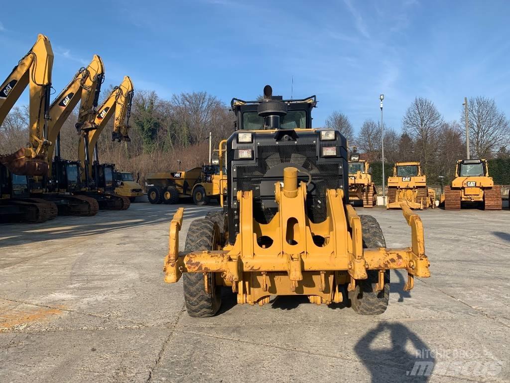 CAT 140 M 2 Tiehöylät