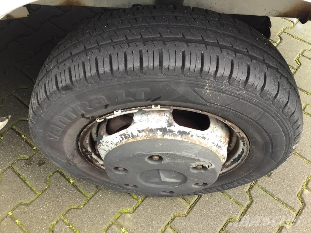 Mercedes-Benz 416 Vetopöytäautot