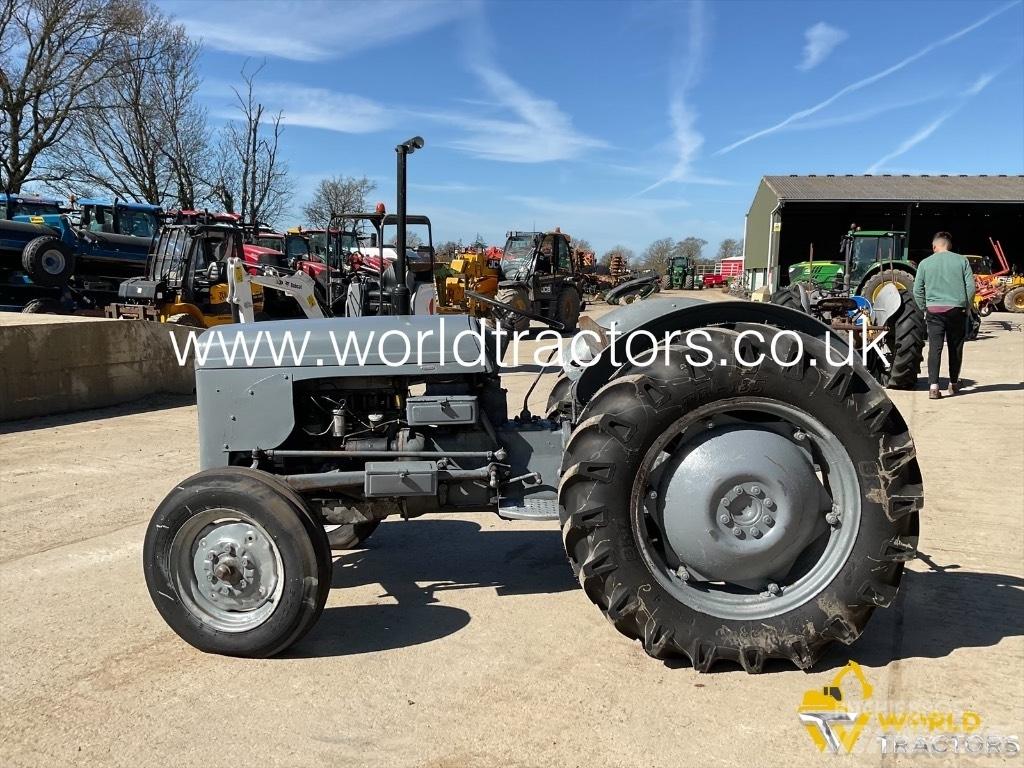 Ferguson TRACTOR Traktorit