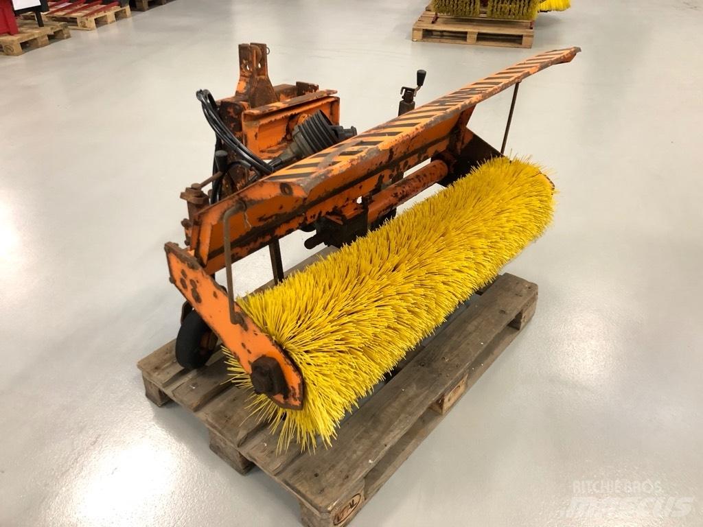 HWH Kost 125 Taajamatraktorien varusteet