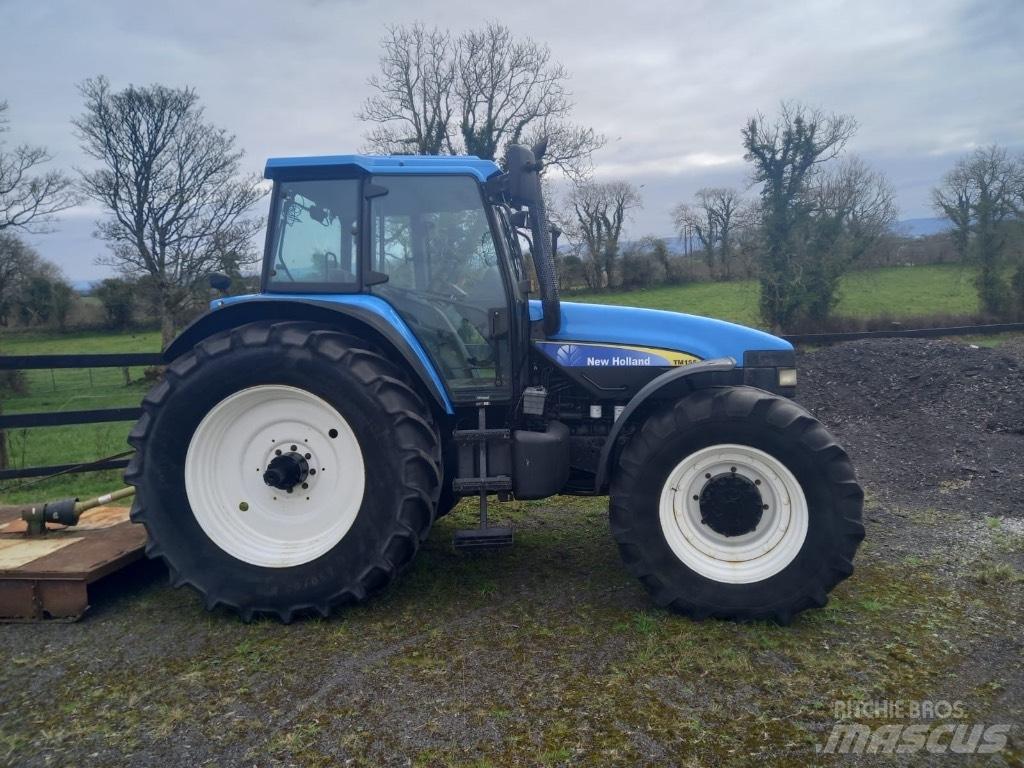 New Holland TM 165 Traktorit