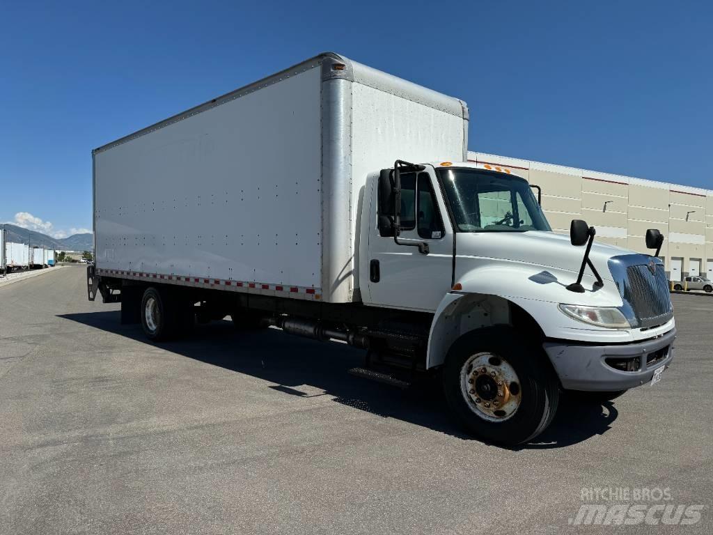 International 4300 Umpikorikuorma-autot