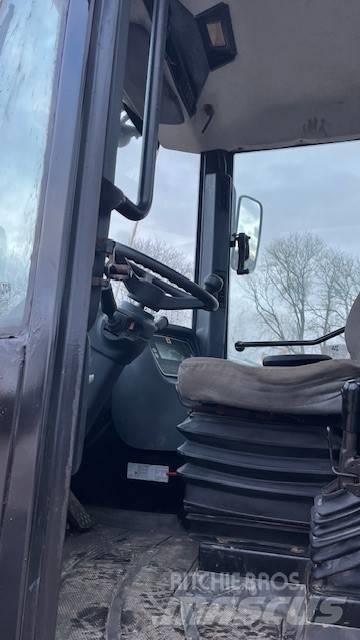 JCB 411 Pyöräkuormaajat