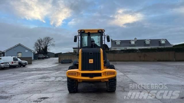 JCB 411 Pyöräkuormaajat