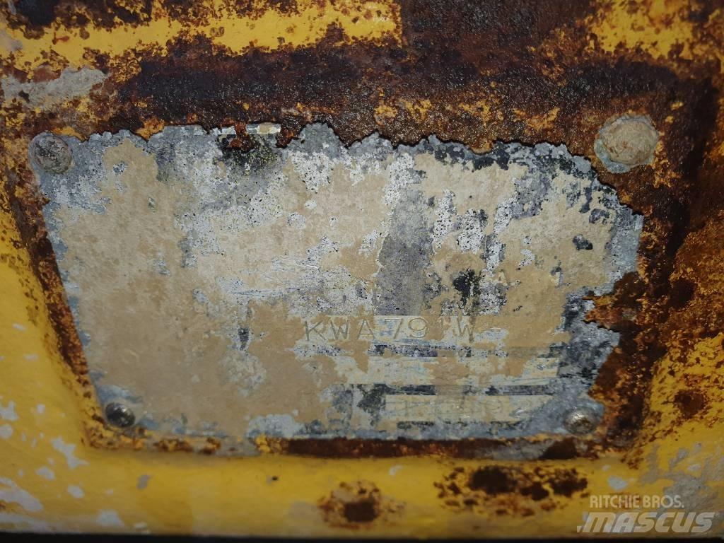 Komatsu WA180.3 Akselit
