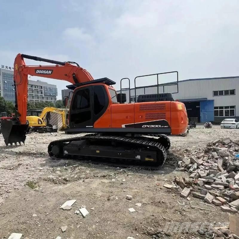 Doosan DX 300 Telakaivukoneet