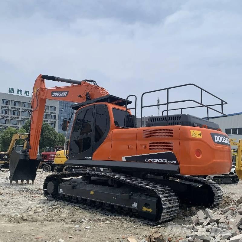 Doosan DX 300 Telakaivukoneet