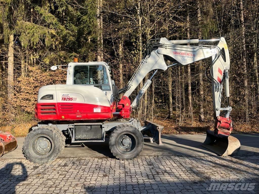 Takeuchi TB295W Pyöräkaivukoneet