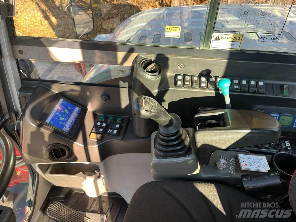 Takeuchi TB295W Pyöräkaivukoneet
