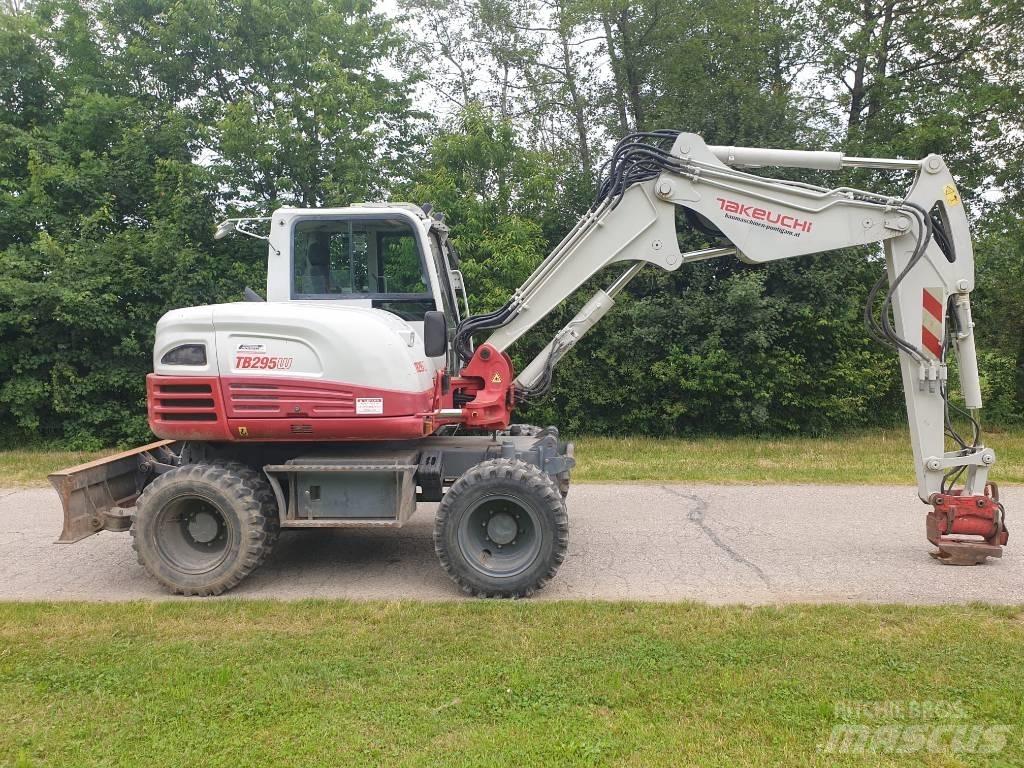 Takeuchi TB295W Pyöräkaivukoneet