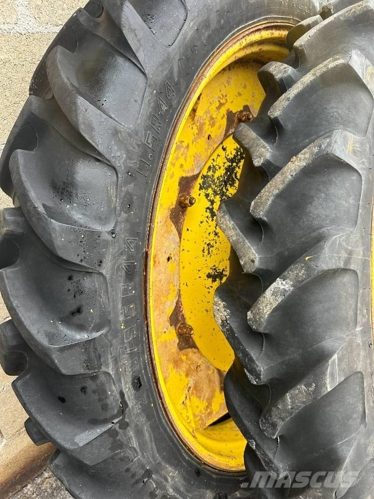 Alliance 230/95R44 Renkaat ja vanteet