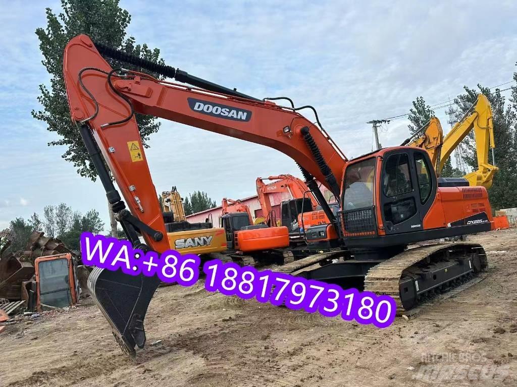 Doosan DX 225 LC Telakaivukoneet