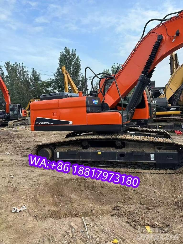 Doosan DX 225 LC Telakaivukoneet