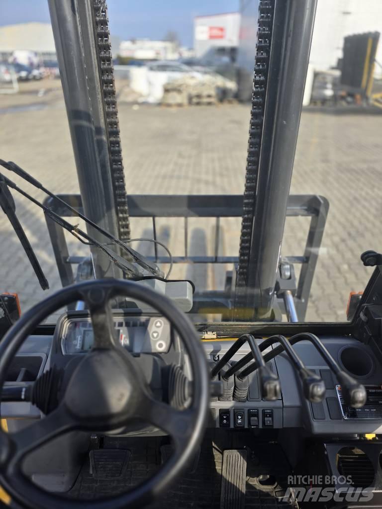 Mitsubishi FG 55 NT Nestekaasutrukit