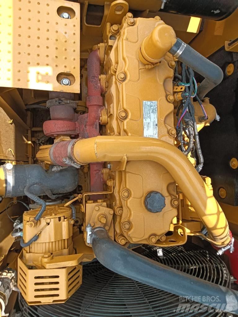 CAT 324D2 Midikaivukoneet 7t - 12t