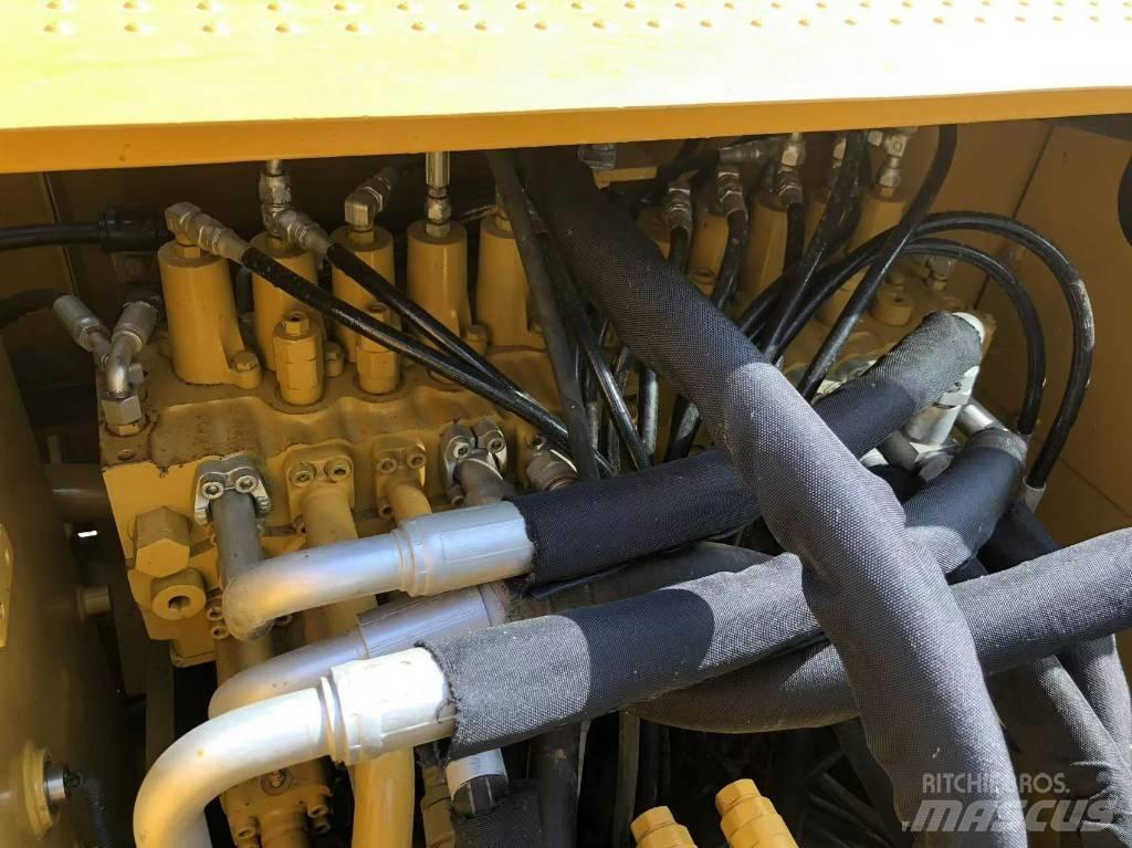 CAT 320D Telakaivukoneet