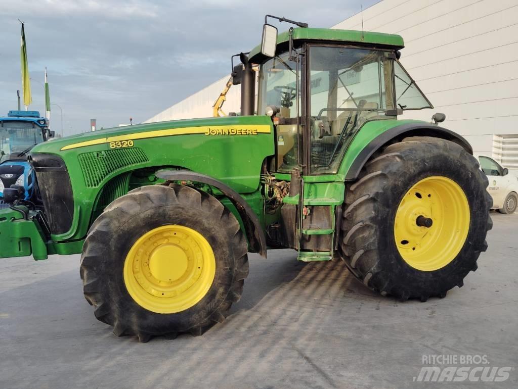 John Deere 8320 Traktorit
