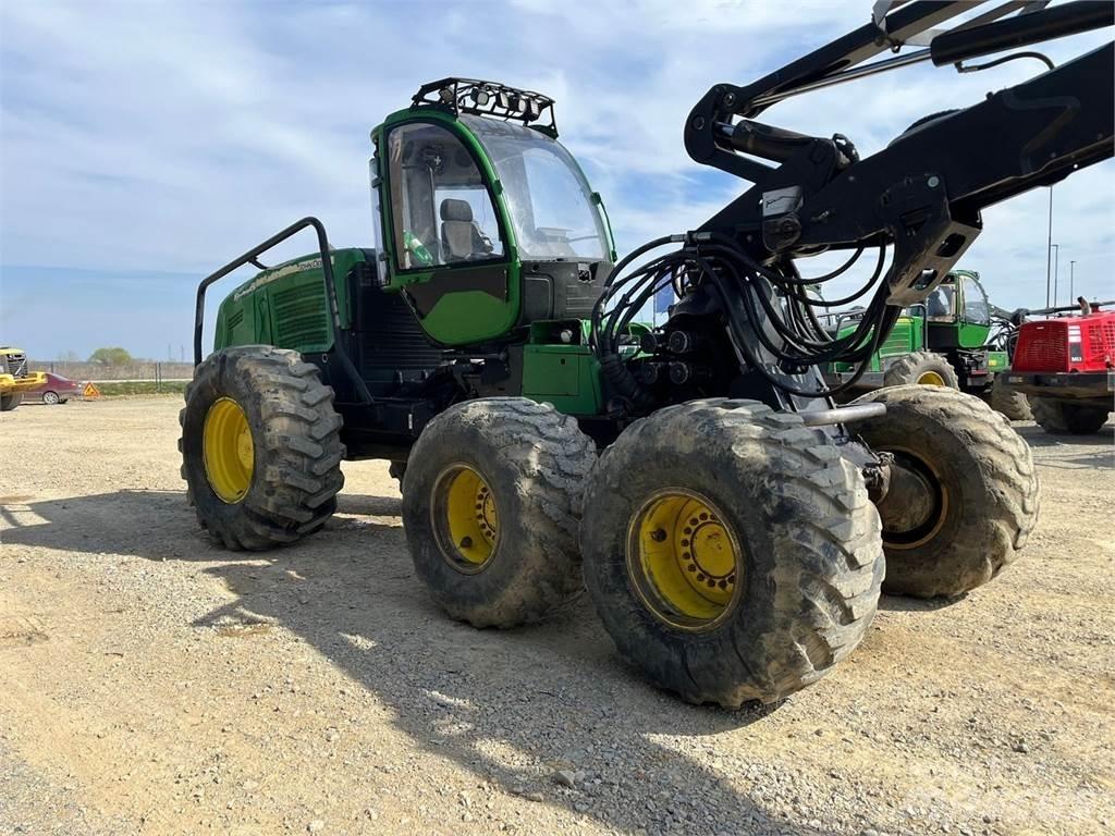 John Deere 1470E Harvesterit