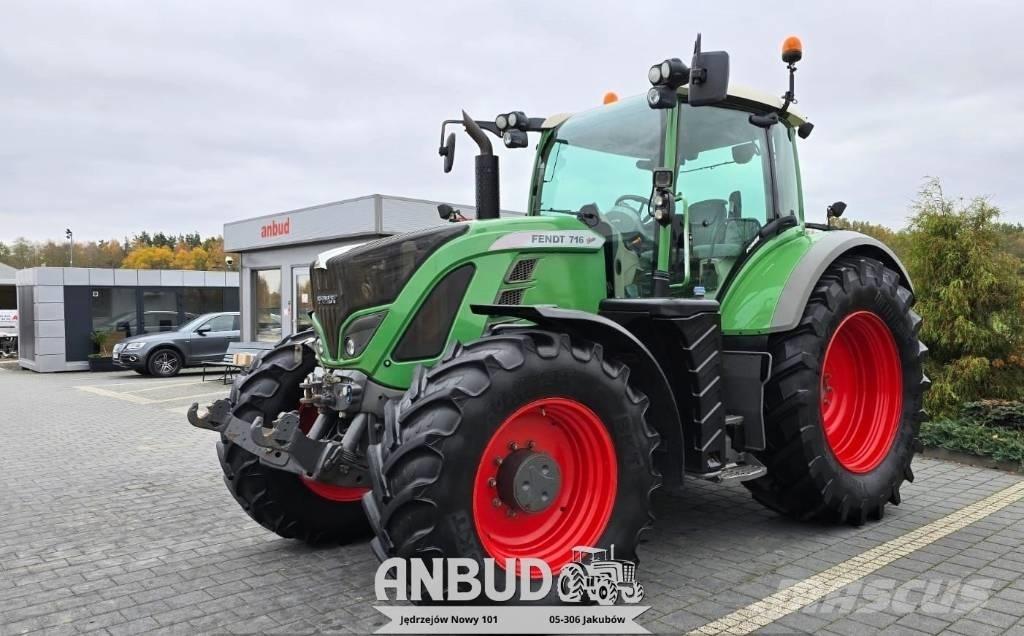 Fendt 716 Vario S4 Traktorit