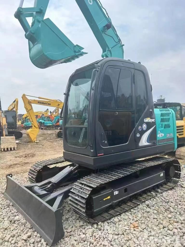 Kobelco SK 75 Midikaivukoneet 7t - 12t