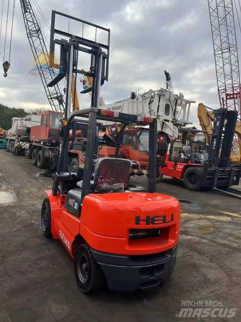 Heli CPCD 30 Dieseltrukit