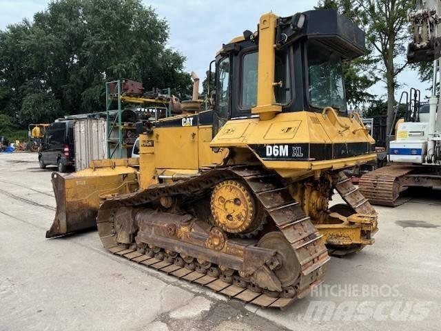 CAT D 6 M XL Telaketjupuskutraktorit