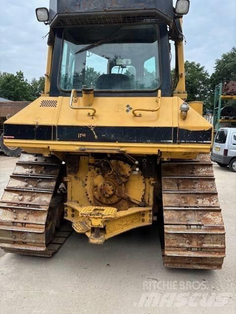 CAT D 6 M XL Telaketjupuskutraktorit
