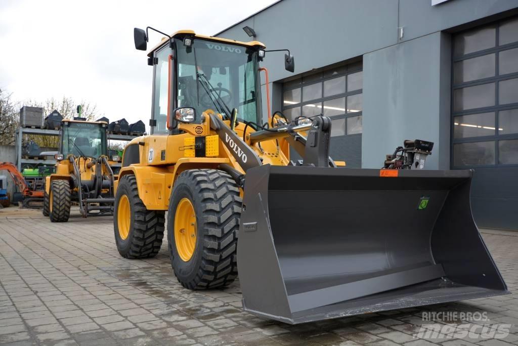 Volvo L 30 H Pyöräkuormaajat