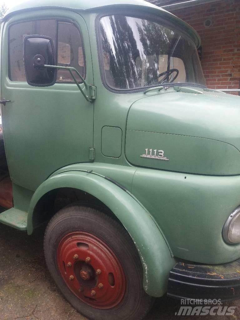 Mercedes-Benz 1113 Sora- ja kippiautot