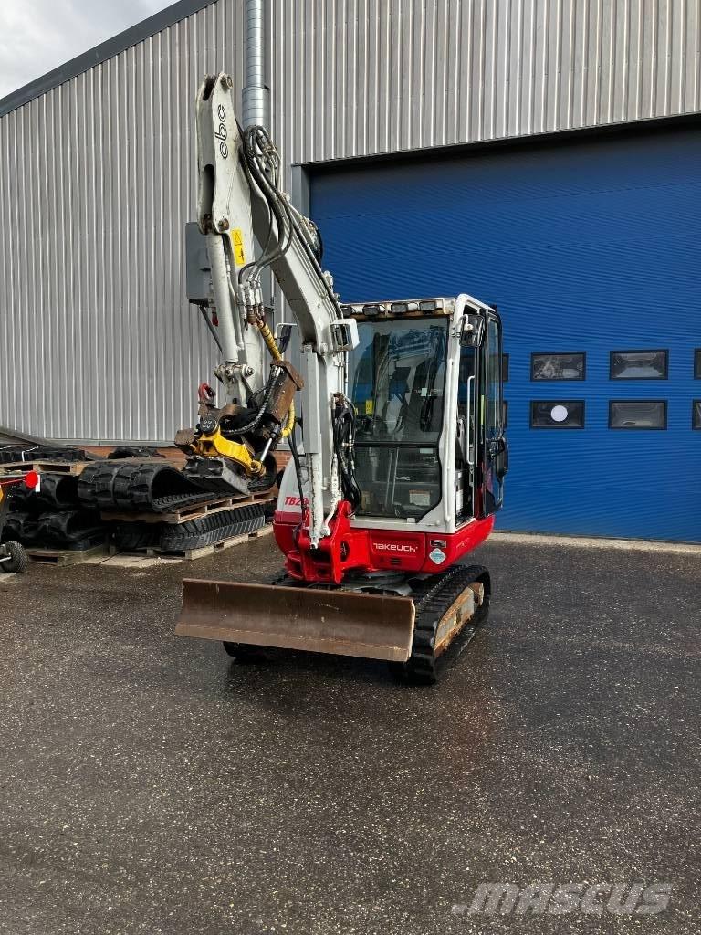 Takeuchi TB 230 Minikaivukoneet < 7t