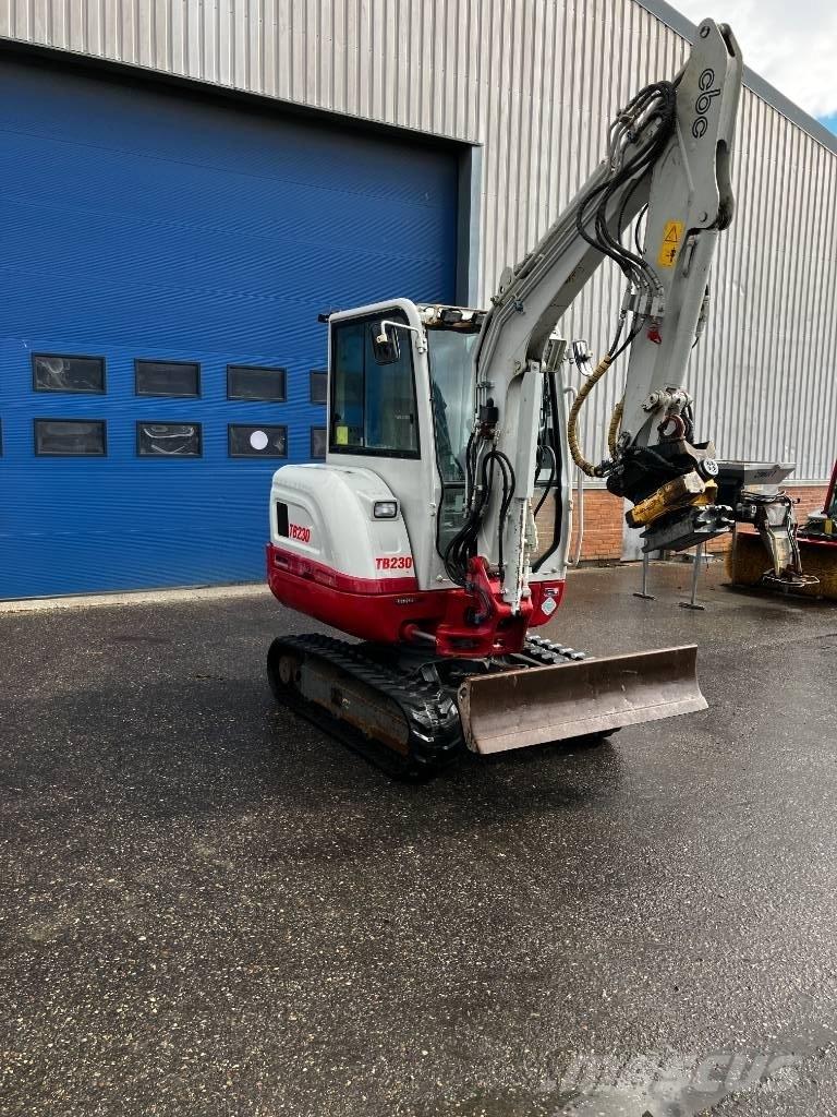 Takeuchi TB 230 Minikaivukoneet < 7t