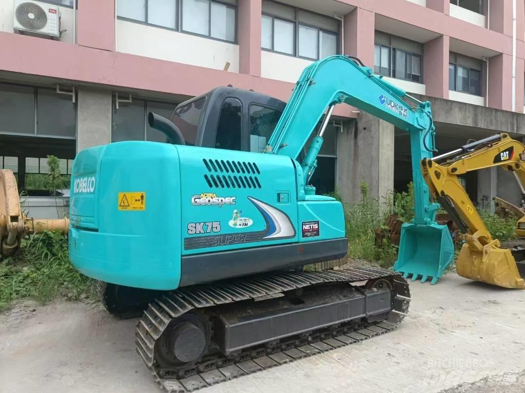 Kobelco SK 75 Midikaivukoneet 7t - 12t
