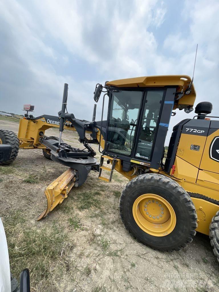 John Deere 772 GP Tiehöylät